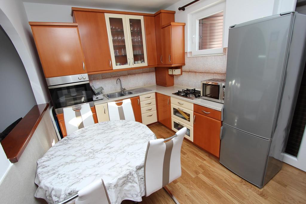 Apartment Ilinovic روفينج المظهر الخارجي الصورة