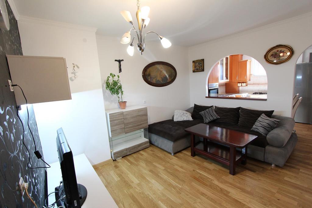 Apartment Ilinovic روفينج المظهر الخارجي الصورة