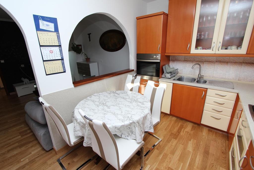 Apartment Ilinovic روفينج المظهر الخارجي الصورة